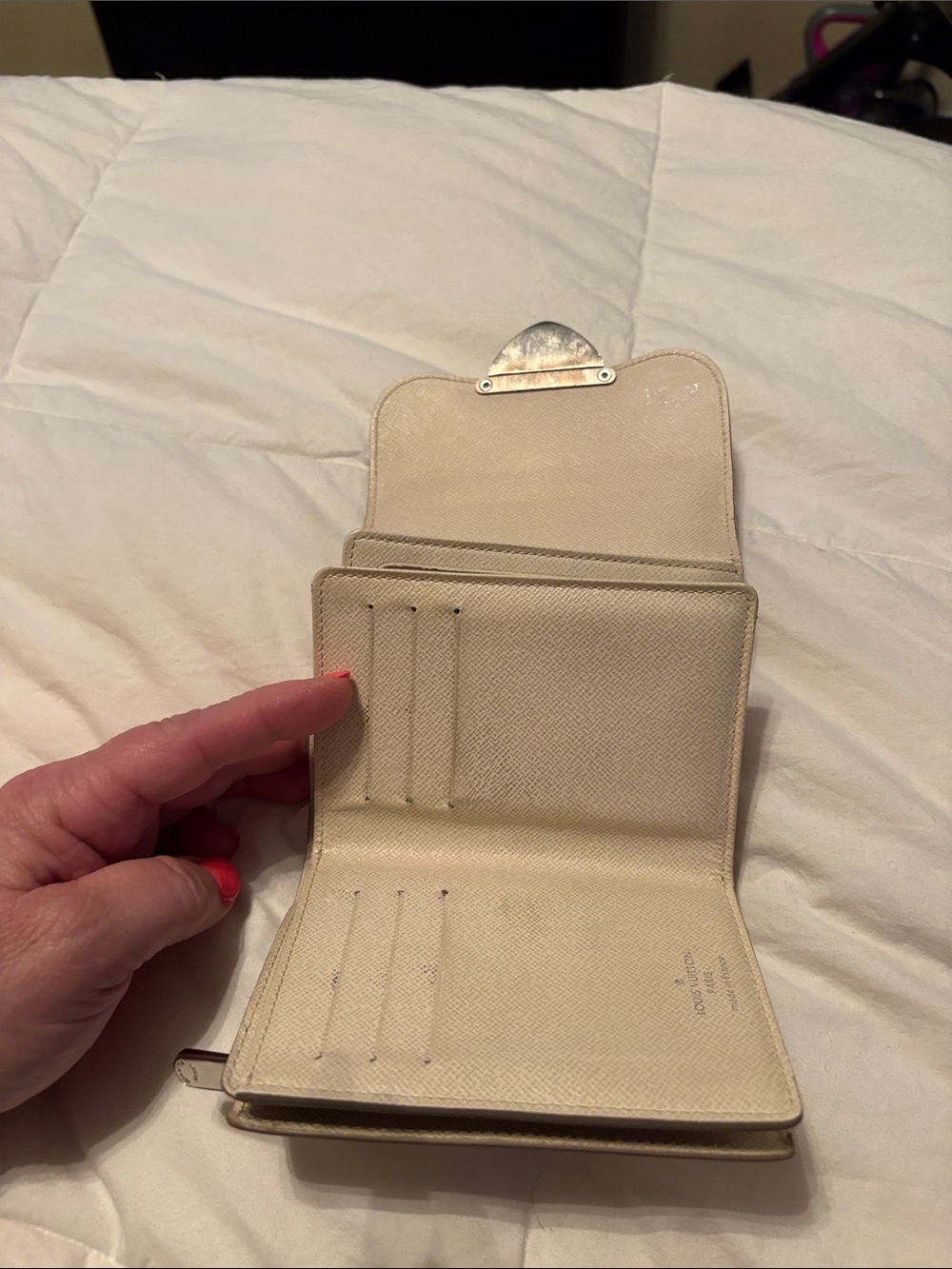 Louis Vuitton Cream Patent Epi Small Wallet with Silver Hardware - Picture 4 of 6
